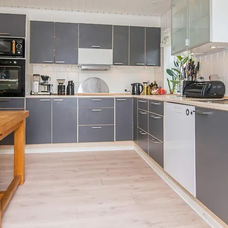 12 Person In Feriehus