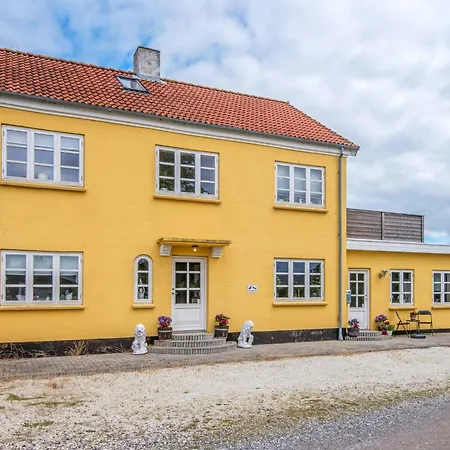 12 Person In Feriehus