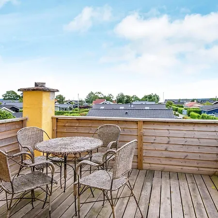 12 Person In Feriehus