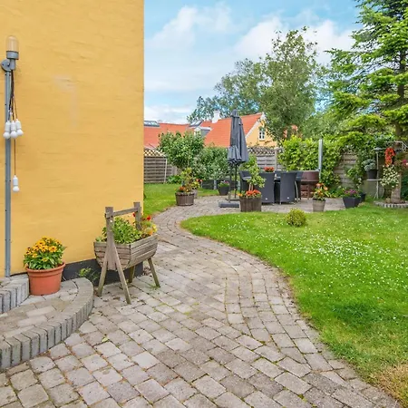12 Person In Feriehus *