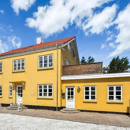 12 Person In Feriehus