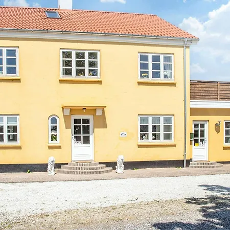 12 Person In Feriehus