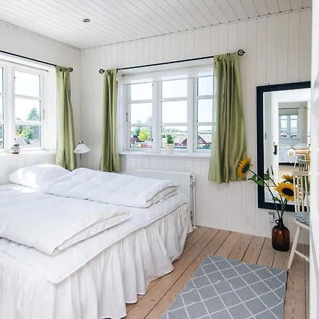 12 Person In Feriehus Børkop