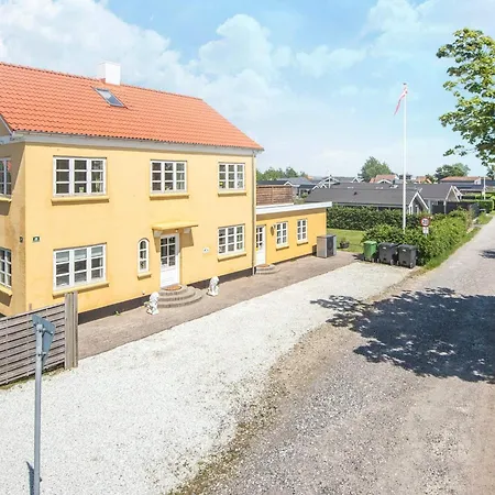 12 Person In Feriehus *